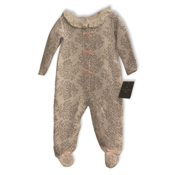 Laura Ashley Other - LAURA ASHLEY BABY Baby Girls One-Piece Sleep & Play Footies | White Silver | 6-9